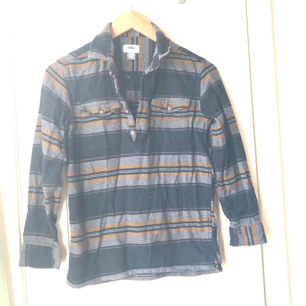 Old Navy knit shirt
